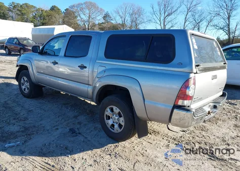 2015 Toyota Tacoma Prerunner z USA, uszkodzony, nr VIN 5TFJX4GN6FX044285